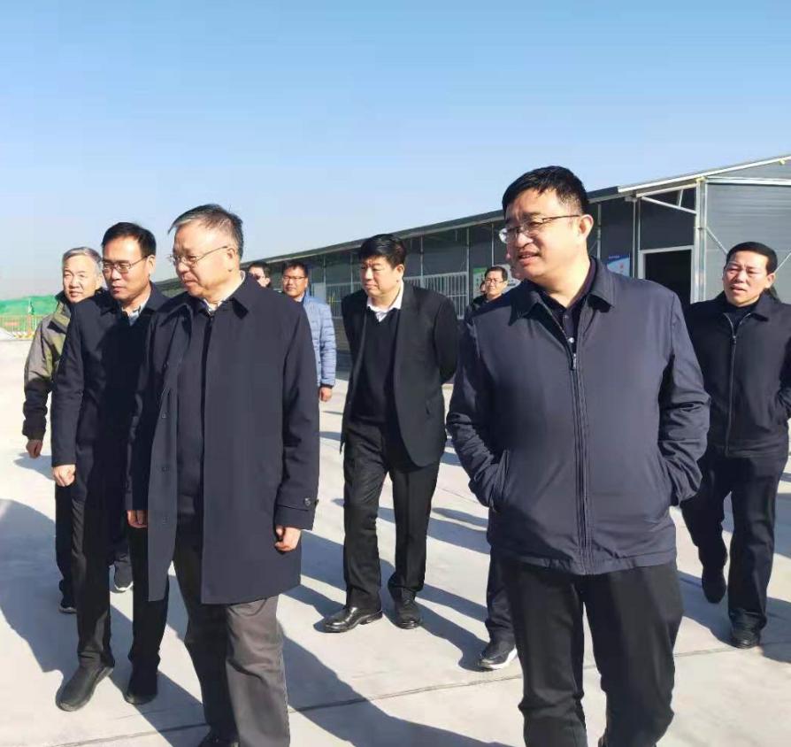 省人大常委会副主任、临汾市委书记岳普煜莅临山西建投一建集团承建的襄汾县第五小学项目视察事情