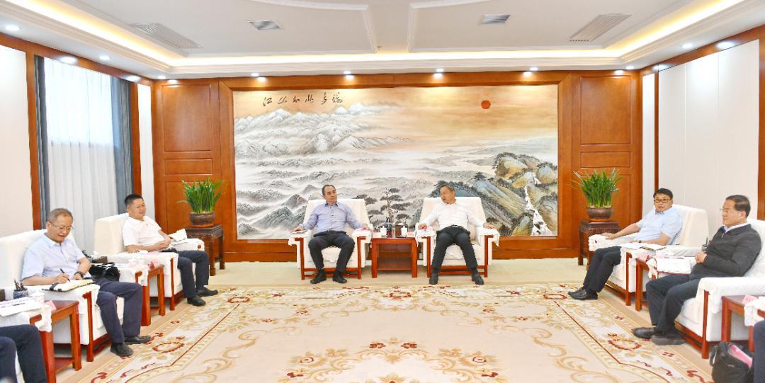 孙波与晋中市委书记吴俊清举行事情谈判