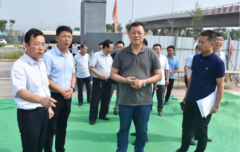 晋中副市长在山西建投三建集团承建的龙城大街区域路网、电力管沟尊龙凯时项目
