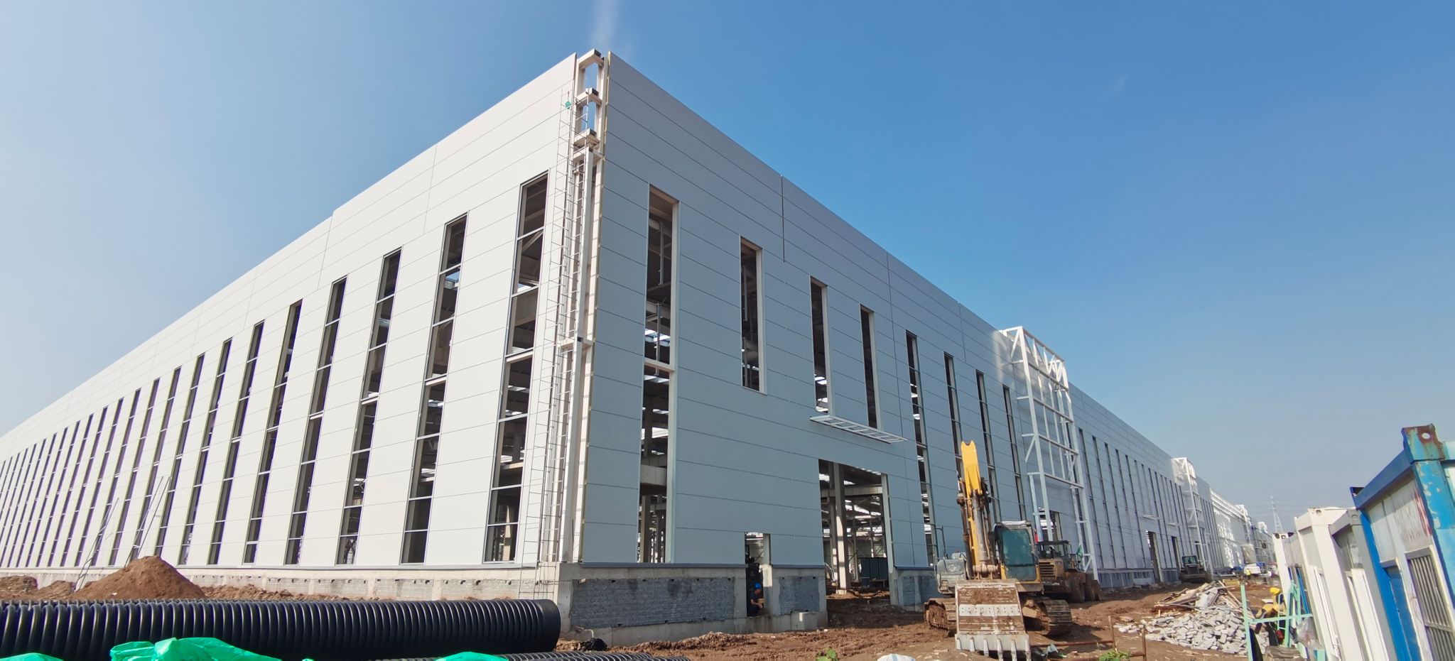 山西建投潇河工业公司承建的太重高端装备制造和风电装备工业链配套项目钢结构主体顺遂完工