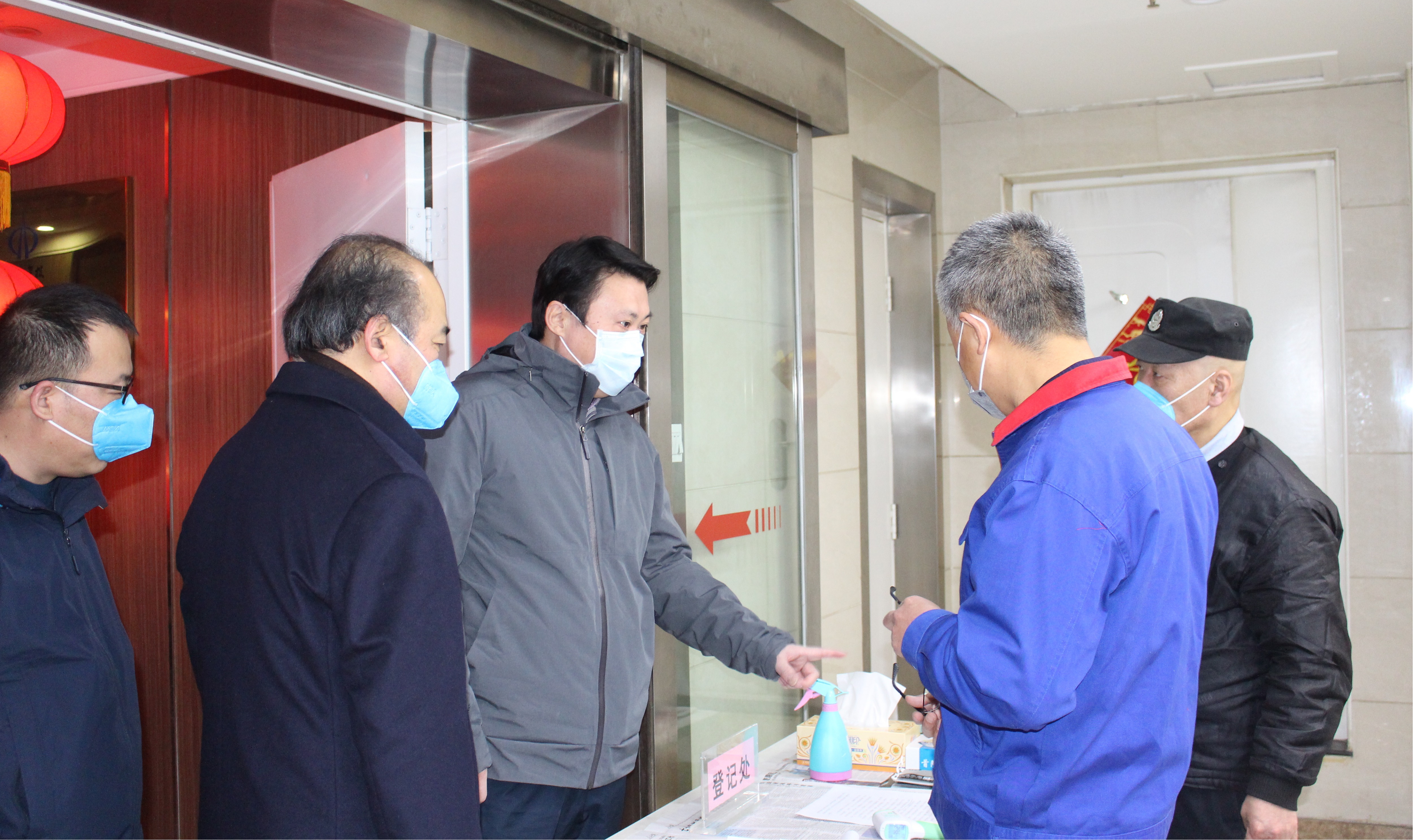 山西建投新型冠状病毒熏染的肺炎防控向导组李卫平一行深入下层督导检查疫情防控事情