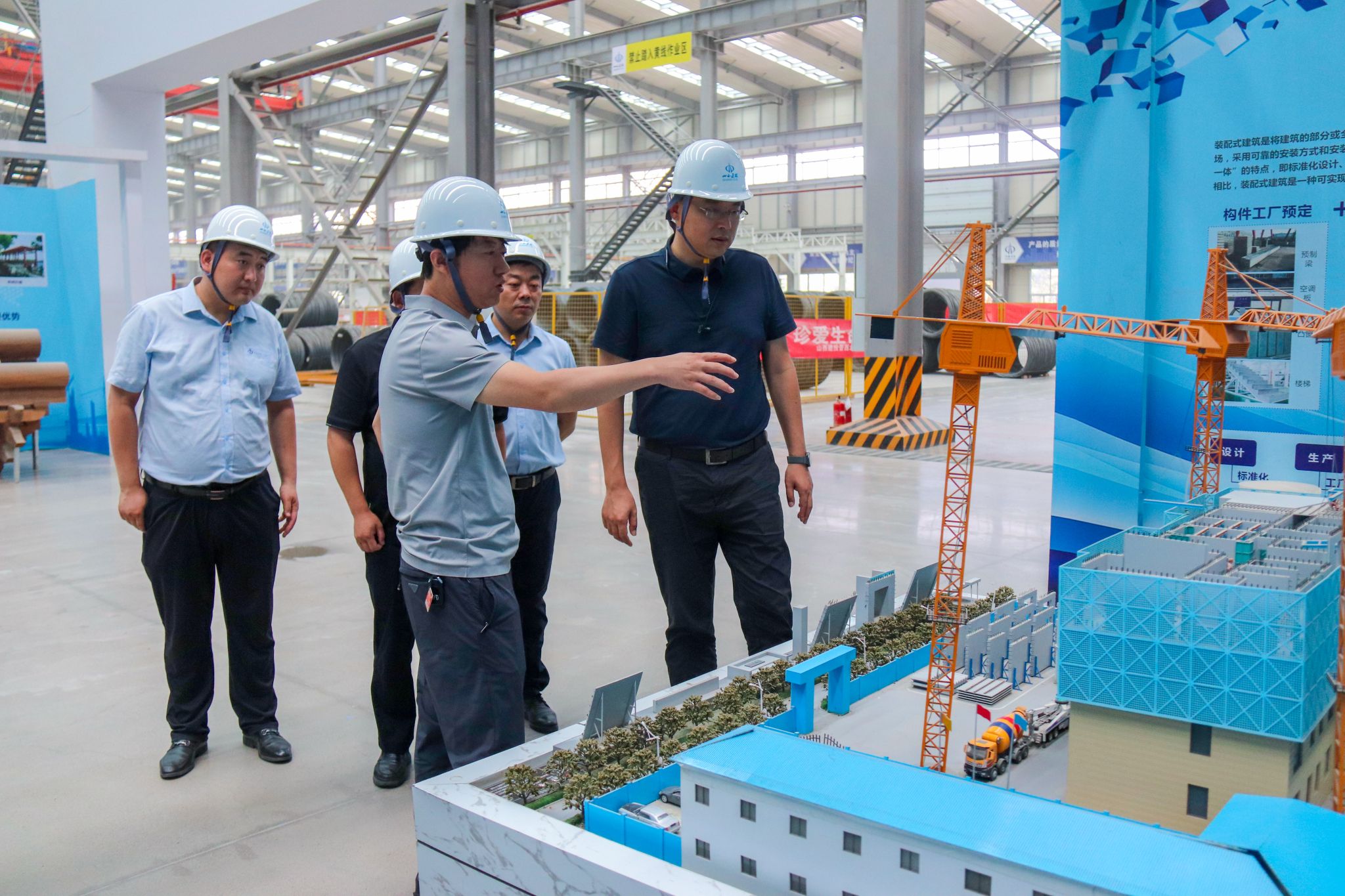 镇江中林董事长赵磊一行莅临山西建投晋西北工业公司旅行考察