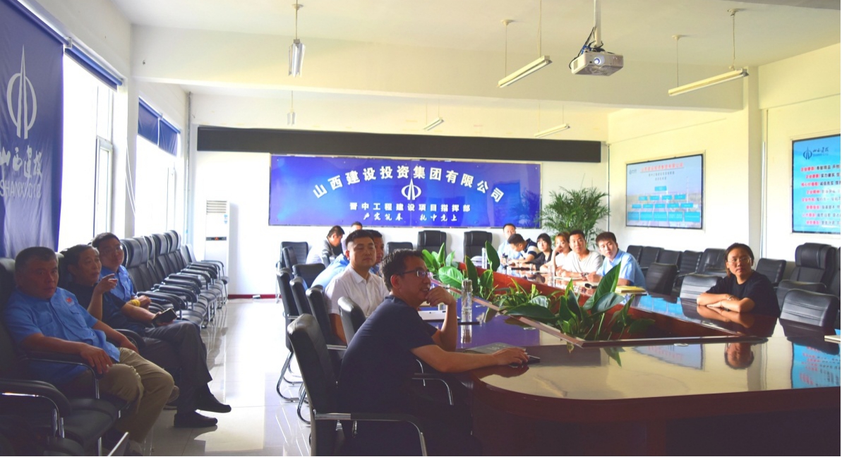 山西建投晋中指挥部组织寓目 《战“疫”一线党旗红》抗疫公益专题片